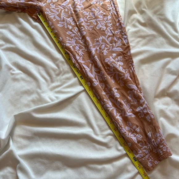 Aerie Floral Print Women's Flowy Jogger Style Pants Sz M Bronze Brown - Picture 13 of 14